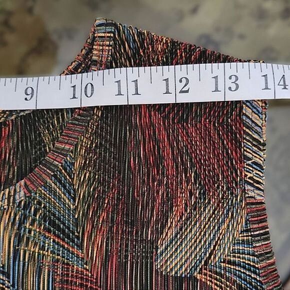 Vtg crimped dark red abstract palm print sleeveless blouse - Picture 6 of 8